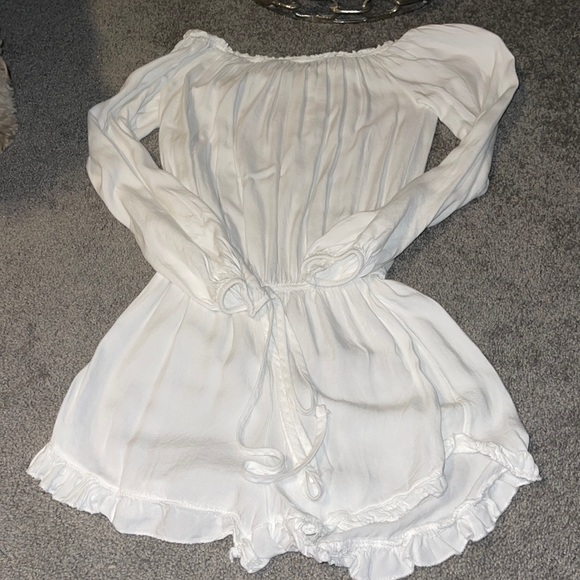 BRAND NEW White Long Sleeve Romper - Picture 1 of 1